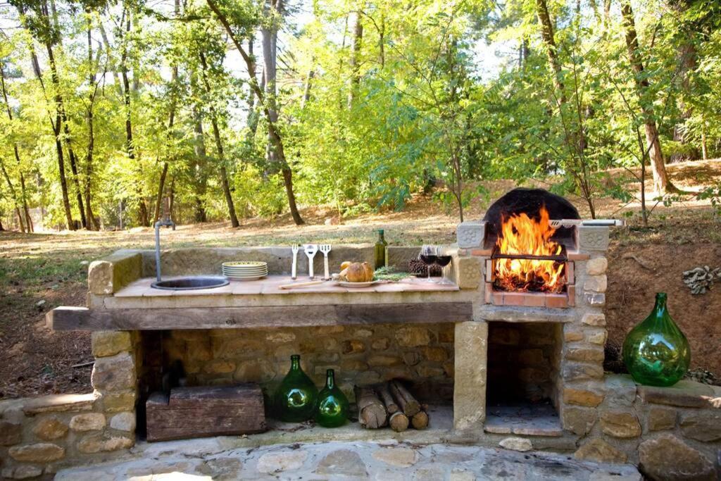 Villa Liz Tuscany, Private Pool, Hot Tub, Property Fenced, Pets Allowed Poppi Exterior photo