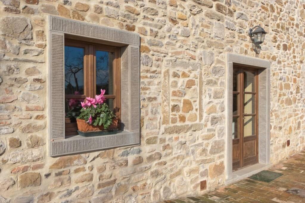 Villa Liz Tuscany, Private Pool, Hot Tub, Property Fenced, Pets Allowed Poppi Exterior photo
