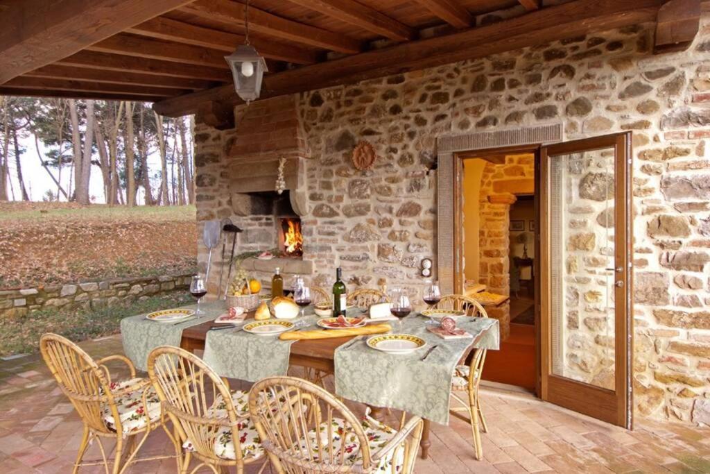 Villa Liz Tuscany, Private Pool, Hot Tub, Property Fenced, Pets Allowed Poppi Exterior photo