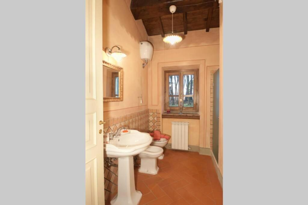 Villa Liz Tuscany, Private Pool, Hot Tub, Property Fenced, Pets Allowed Poppi Exterior photo