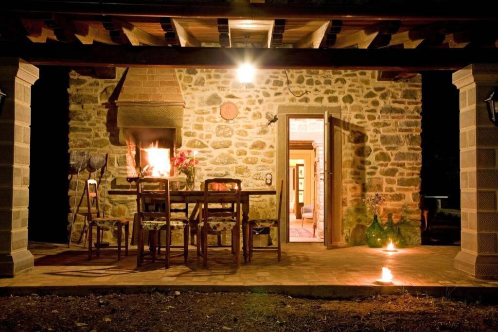 Villa Liz Tuscany, Private Pool, Hot Tub, Property Fenced, Pets Allowed Poppi Exterior photo